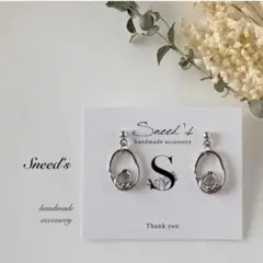 ▪シルバーデザインフープチャームピアス／イヤリング