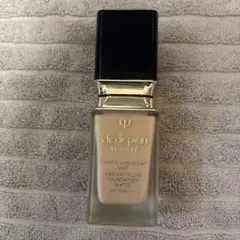 クレ・ド・ポー　ボーテ タンフリュイドエクラ　マット オークル10