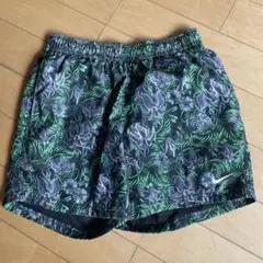 NIKE フローラルショートパンツ Lサイズ