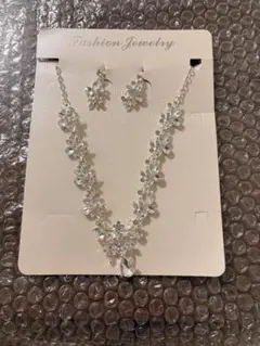 花モチーフ ネックレス ピアスセット