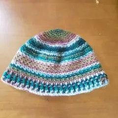 ビーニー　バケットハット　クロシェハット。ハンドメイドニット帽子　多色ストライプ