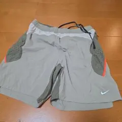 【定価6,000円ほど】ナイキランニング　ショートパンツのサムネイル