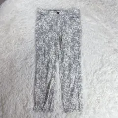 花柄ストレートパンツ　ズボン　ショコラフィネローブ　ホワイト　グレーレディースL