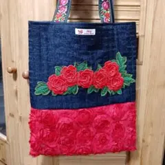 ペタンコトートバッグ　バラ　華やか　刺繍　赤　ハンドメイド