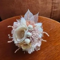＊くすみピンクのコサージュ＊ハンドメイド＊ソラフラワー＊プリザーブドフラワー