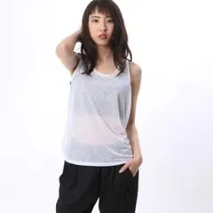 NIKE ナイキ レディース フィットネス　スポーツブラトップ付きタンクトップ