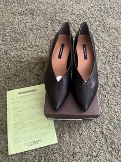madras madras Vカットパンプス 23.5cmのサムネイル