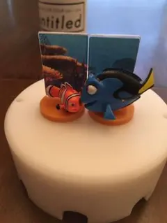 チョコエッグ  フィギュア  ピクサー　ニモ&ドリー