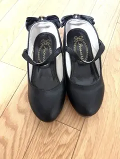 フォーマルシューズ 18〜19cm ブラック リボン付 パール ビジュー 女の子