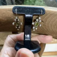 ヴィンテージ風オーバル型ピアス