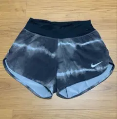 NIKE ランニングパンツ　レディース