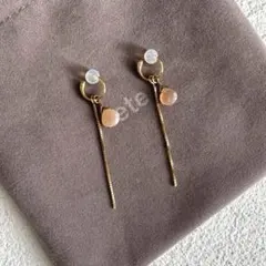 Item thumbnail for item d2bdd2b2-b637-4665-bea6-7631f34caff7