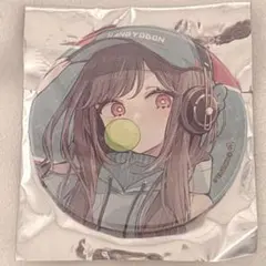 サンリオ ハンギョドン「赤倉✕はぴだんぶい 缶バッジ 02.描き下ろしイラスト」