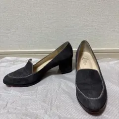 チャコールグレー スエード ローファー風 しっかりヒールパンプスのサムネイル