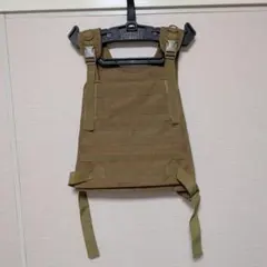 BLACKHAWK STRIKEタイプ　レプリカプレートキャリア　コヨーテタン