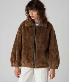 今期最新！ Faux Mink Peacoat ルシェルブルー ファーコート - メルカリ