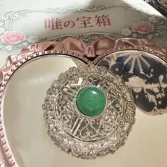天然緑翡翠円形ブローチ