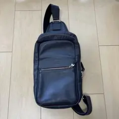 美品》 COACH コーチ ボディバッグ レザー ネイビー ショルダーバッグ