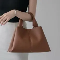 【新品同様の美品❗️】NEUNAソフトレザーバッグ brown