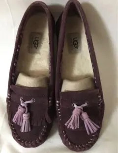 UGG タッセル付きモカシン パープル
