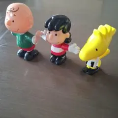 チャーリー・ブラウン ルーシー スヌーピー フィギュアセット　ハッピーセット