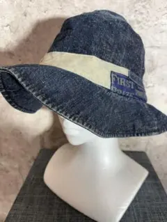 Item thumbnail for item 7aa7fb72-41a9-4f0a-bb14-10af88f011bd