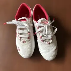 プーマスニーカー