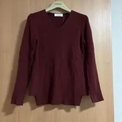 Mila Owen バーガンディ Vネックニット