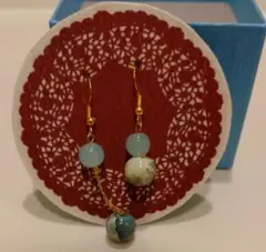 ハンドメイド 青いビーズ ロングピアス