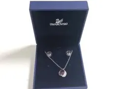 【新品同様・試着のみ】スワロフスキー ネックレス ピアス セット　パープル