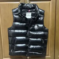 MONCLER ブラック ダウンベスト