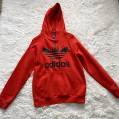 ロ*ン様 人気‼️adidas アディダスでかロゴ　プルオーバーパーカー　赤