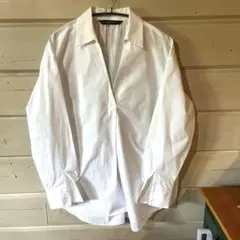 ZARAベーシックホワイトシャツのサムネイル