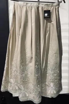 【未使用】K.T. KIYOKO TAKASE 刺繍スカート ベージュ 結婚式等のサムネイル