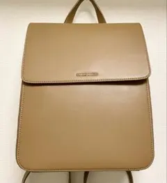 CHARLES & KEITH リュック フロントフラップ バックパックのサムネイル