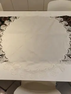 美品円形白レース付きテーブルクロス直径89cm