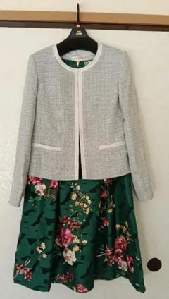 Rose Tiara ワンピースとCROULE BARBE PARISジャケット