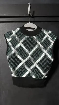 MURUA ニットベスト ダイヤ柄 クロップド丈 韓国コーデ