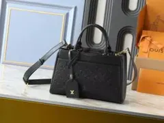 Louis Vuitton ブラックショルダーバッグ