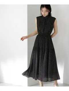 NATURAL BEAUTY BASIC ドット柄ワンピースのサムネイル