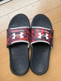 UNDER ARMOUR サンダル レッド×ブラック 【28センチ】のサムネイル