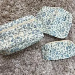 ポーチ3点セット　花柄キルティング　バニティ　旅行　化粧　マルチポーチ　トラベル