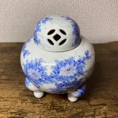 E-壁 【平安祥芳】京焼 清水焼 染付 菊文 三足香炉 蓋付 香道具 骨董 共