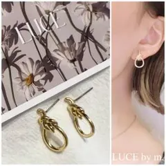 1026 ゴールド 結び 小ぶりフープピアス お洒落 大人可愛いのサムネイル