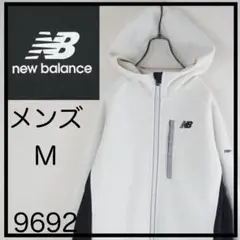 は*じ様 new balance フード付きパーカー M フリースパーカーのサムネイル