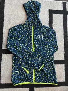 Under Armour カモフラージュ フード付きウィンドブレーカー
