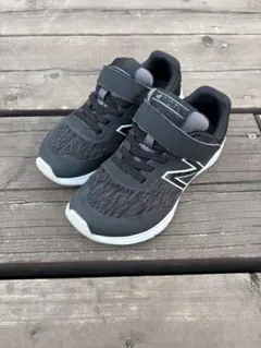 New Balance 黒 スニーカー 17.5cmベルクロ