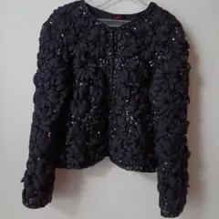 黒 花の刺繍 ノーカラージャケット