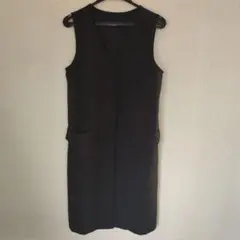 前ボタンVネック　黒ジャンパースカート　サイドポケット付