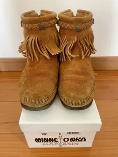 MINNETONKA ミネトンカ　フリンジブーツ 292 ブラウン 6のサムネイル